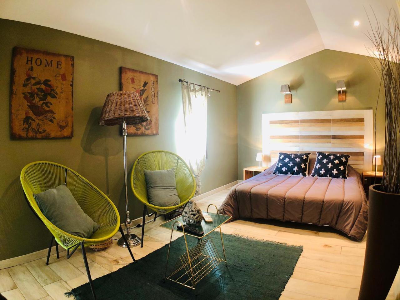 Bed and Breakfast Mas Guiraud, Le Coquet Beaucaire  Esterno foto